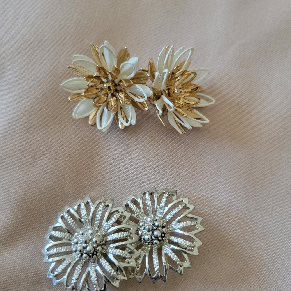 Sarah Coventry Vintage Clip Earrings